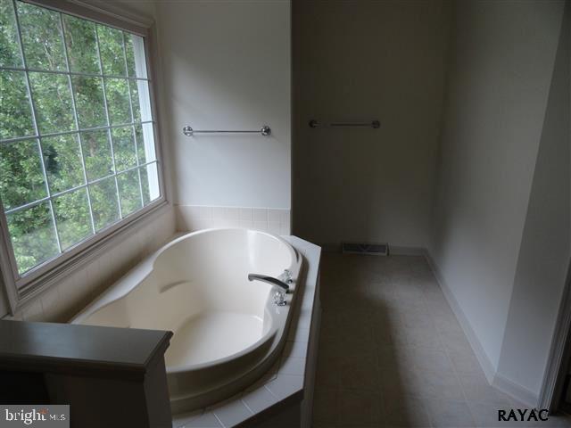 605 Woodside Road York, PA 17406 - Photo 13 of 22 Gallery Image 13
