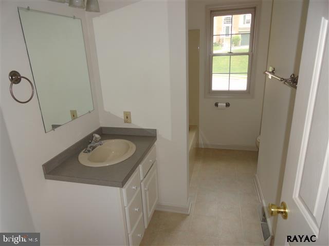 605 Woodside Road York, PA 17406 - Photo 16 of 22 Gallery Image 16