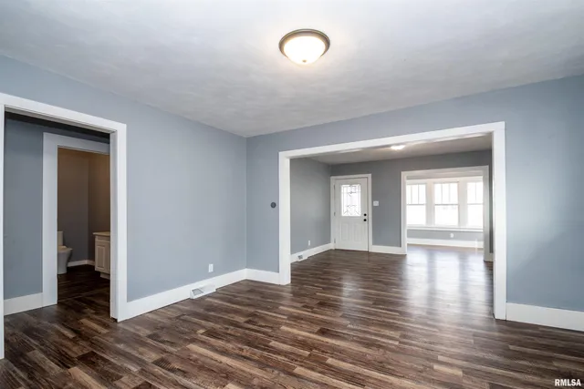 $115,000 | 418 Charles Street, Pekin, IL 61554