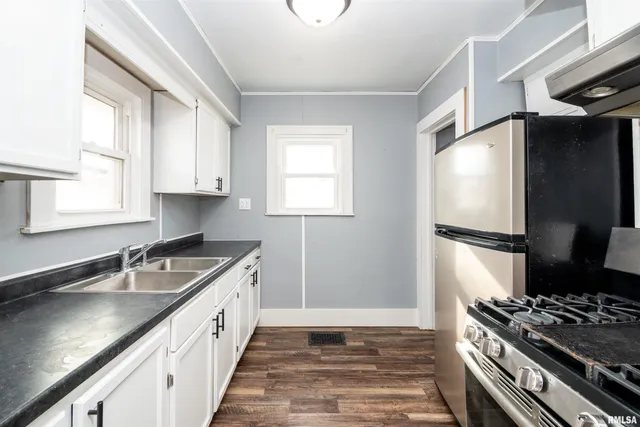 $115,000 | 418 Charles Street, Pekin, IL 61554