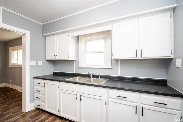 $115,000 | 418 Charles Street, Pekin, IL 61554