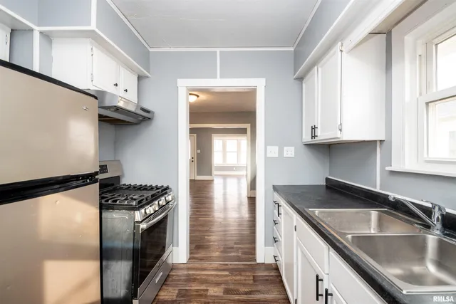 $115,000 | 418 Charles Street, Pekin, IL 61554