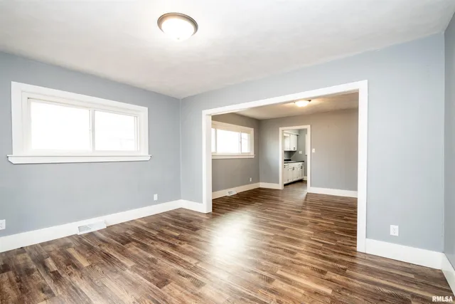 $115,000 | 418 Charles Street, Pekin, IL 61554