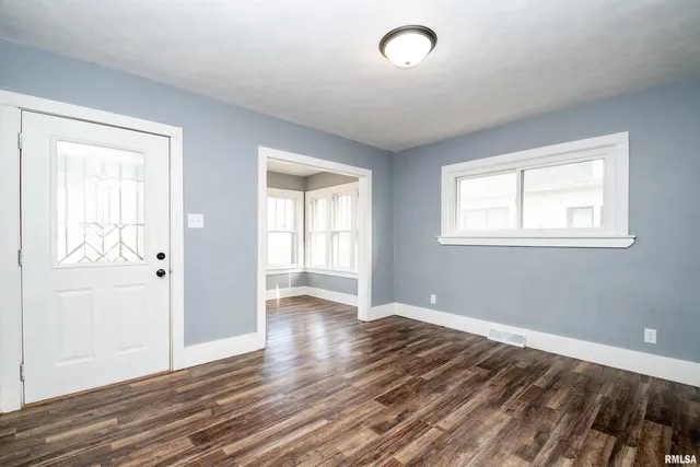 $115,000 | 418 Charles Street, Pekin, IL 61554