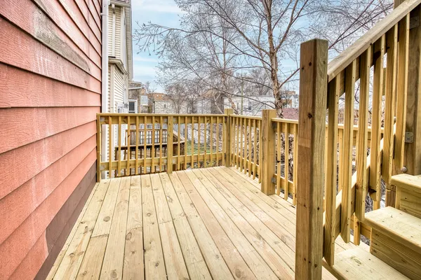 $2,332 | 3037 North Southport Avenue, Unit 2R, Chicago, IL 60657