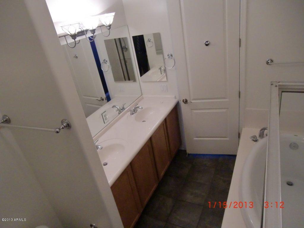1750 East Ocotillo Road, Unit 9 Phoenix, AZ 85016 - Photo 13 of 16 CIMG3865
