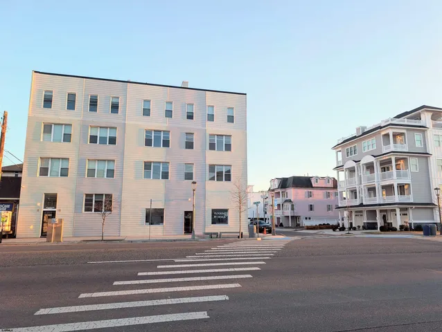 $1,900 | 101 South Victoria Avenue, Unit D1, Ventnor City, NJ 08406
