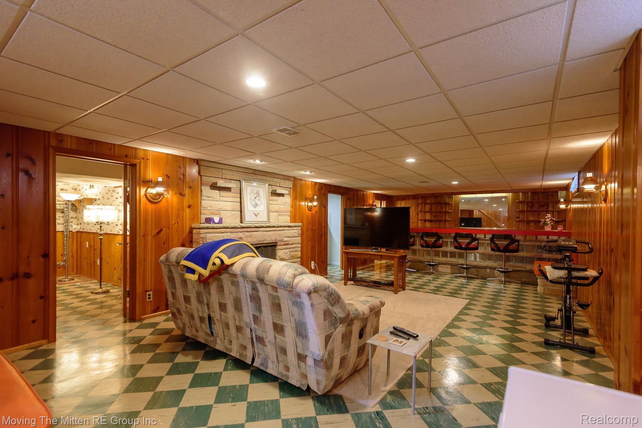 9345 Ruth Avenue Allen Park, MI 48101 - Photo 33 of 57 MTM_9345_ruth-32.jpg