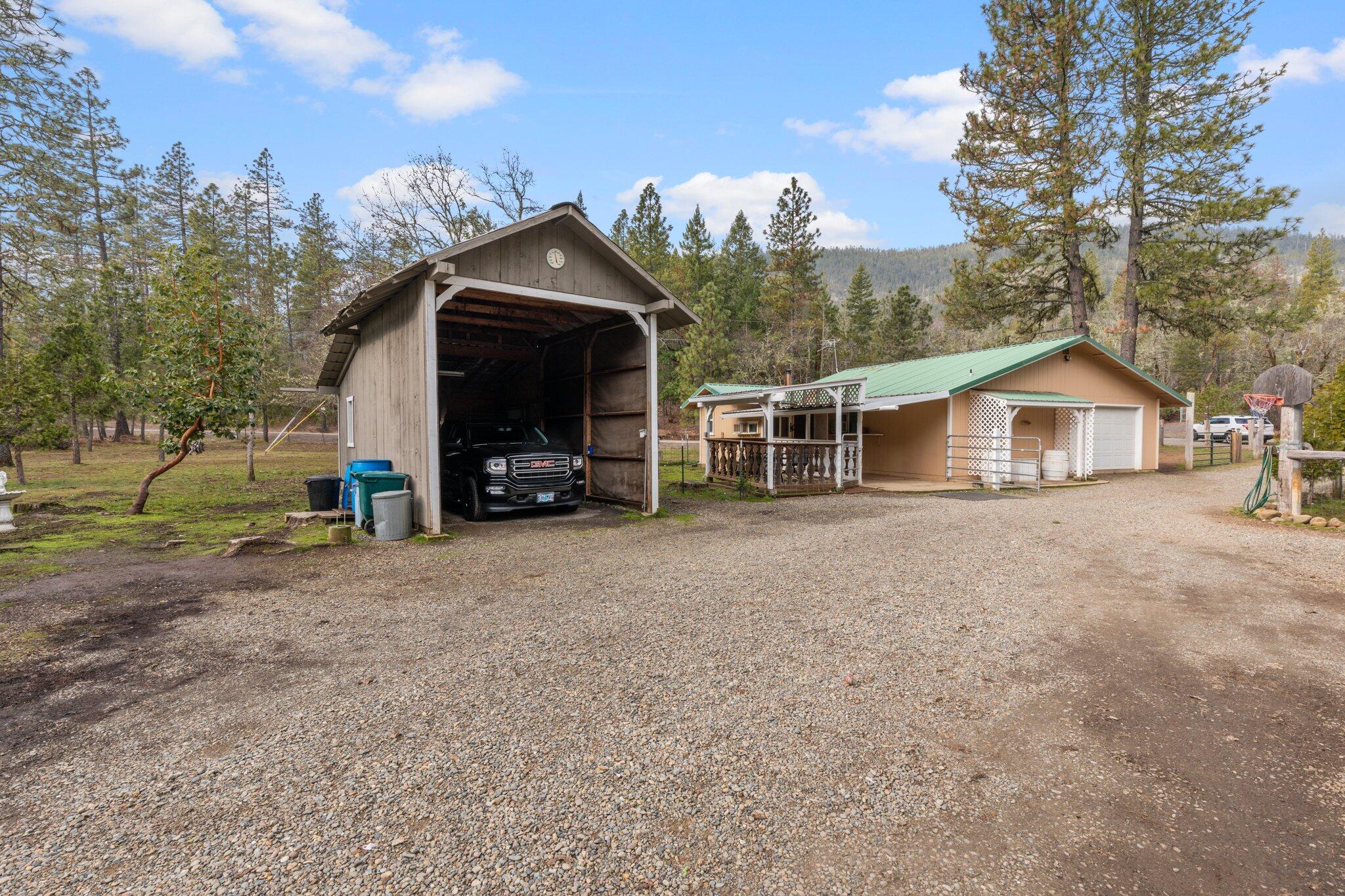 5445 West Side Road Cave Junction, OR 97523 - Photo 39 of 50 40-web-or-mls-WCIL0183