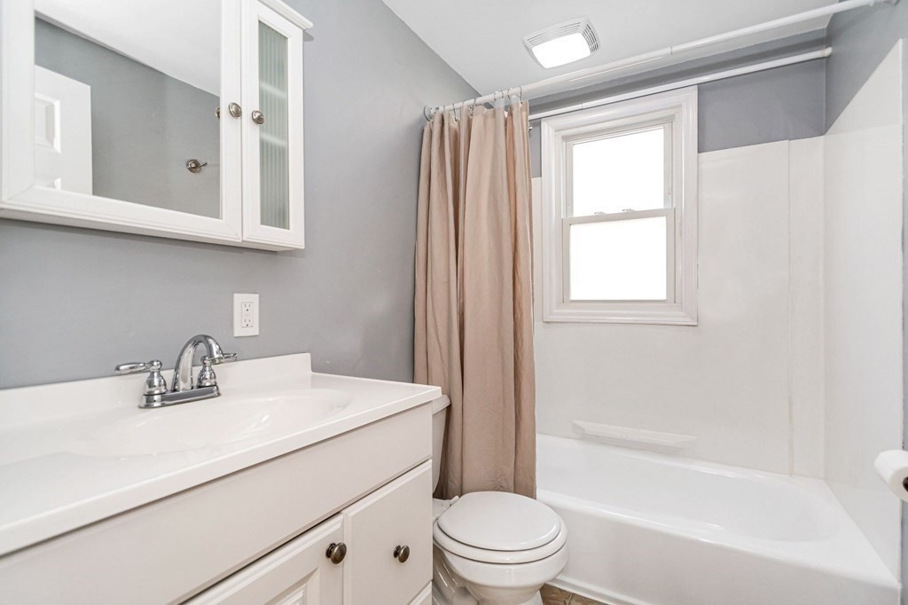 4 Charlotte Road Wilmington, MA 01887 - Photo 18 of 40 Gallery Image 18