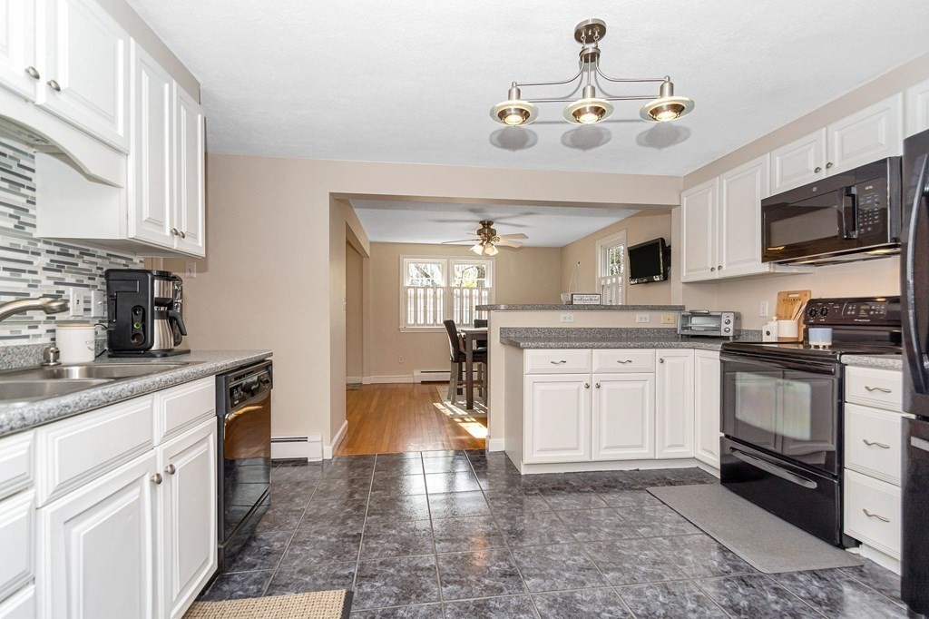 4 Charlotte Road Wilmington, MA 01887 - Photo 9 of 40 Gallery Image 9