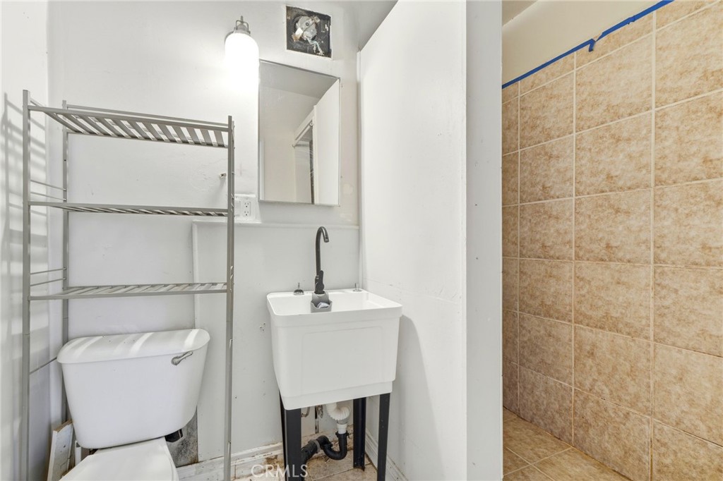 18308 Gresham Street Northridge, CA 91325 - Photo 13 of 13