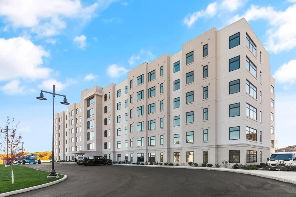 30 Collins Avenue Saugus, MA 01906 - Photo 2 of 35