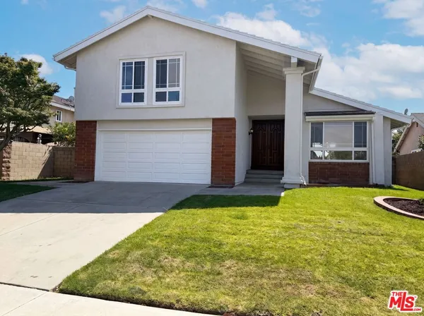 $1,275,000 | 2334 West Chandler Avenue, Santa Ana, CA 92704