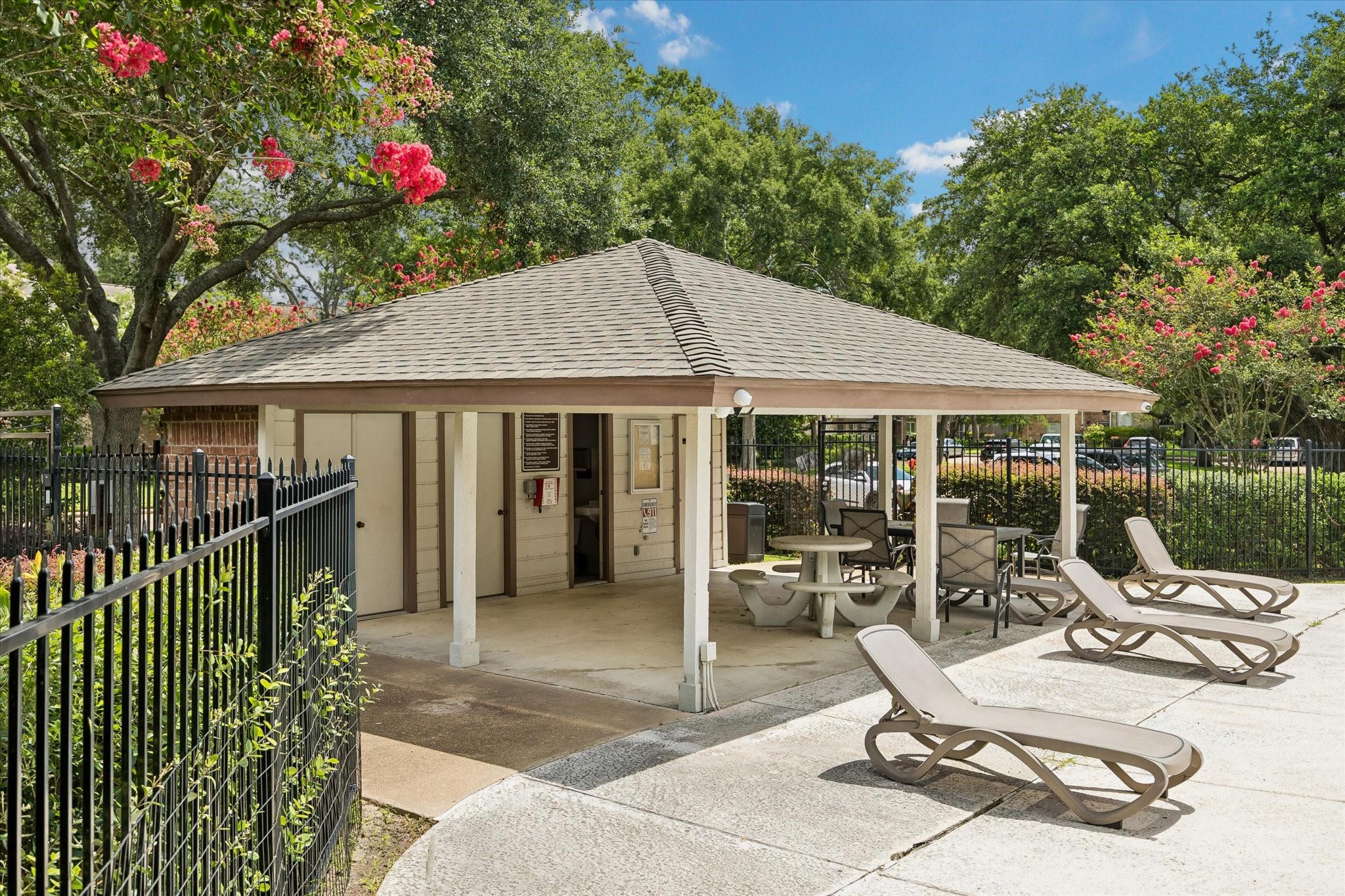 727 Bunker Hill Road, Unit 92 Houston, TX 77024 - Photo 45 of 50 COVERED POOL SEATING AREA