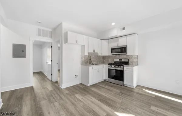 $2,500 | 1119 Hampton Place, Unit 2, Elizabeth, NJ 07201