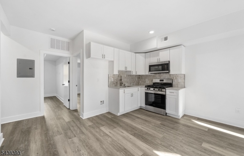 1119 Hampton Place, Unit 2 Elizabeth, NJ 07201 - Photo 1 of 11