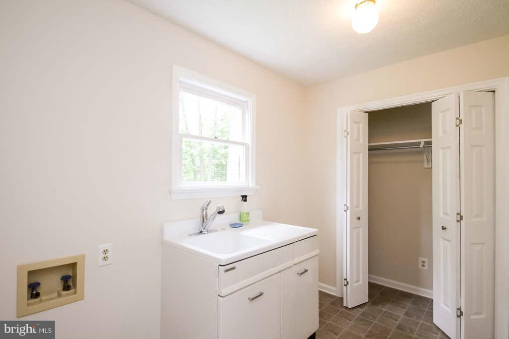 16211 Laurel Springs Road Culpeper, VA 22701 - Photo 7 of 30 Laundry Room