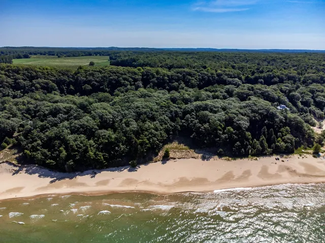 $1,950,000 | 2087 South Glen Road, Shelby, MI 49455