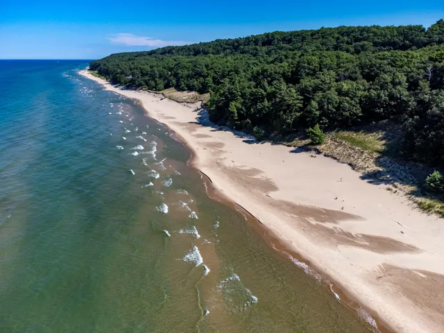 $1,950,000 | 2087 South Glen Road, Shelby, MI 49455