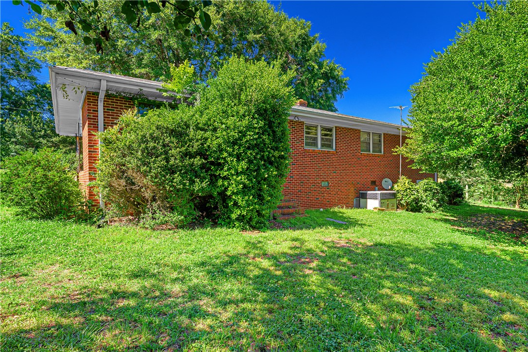 1128 Friendship Road Seneca, SC 29678 - Photo 26 of 32 back of home