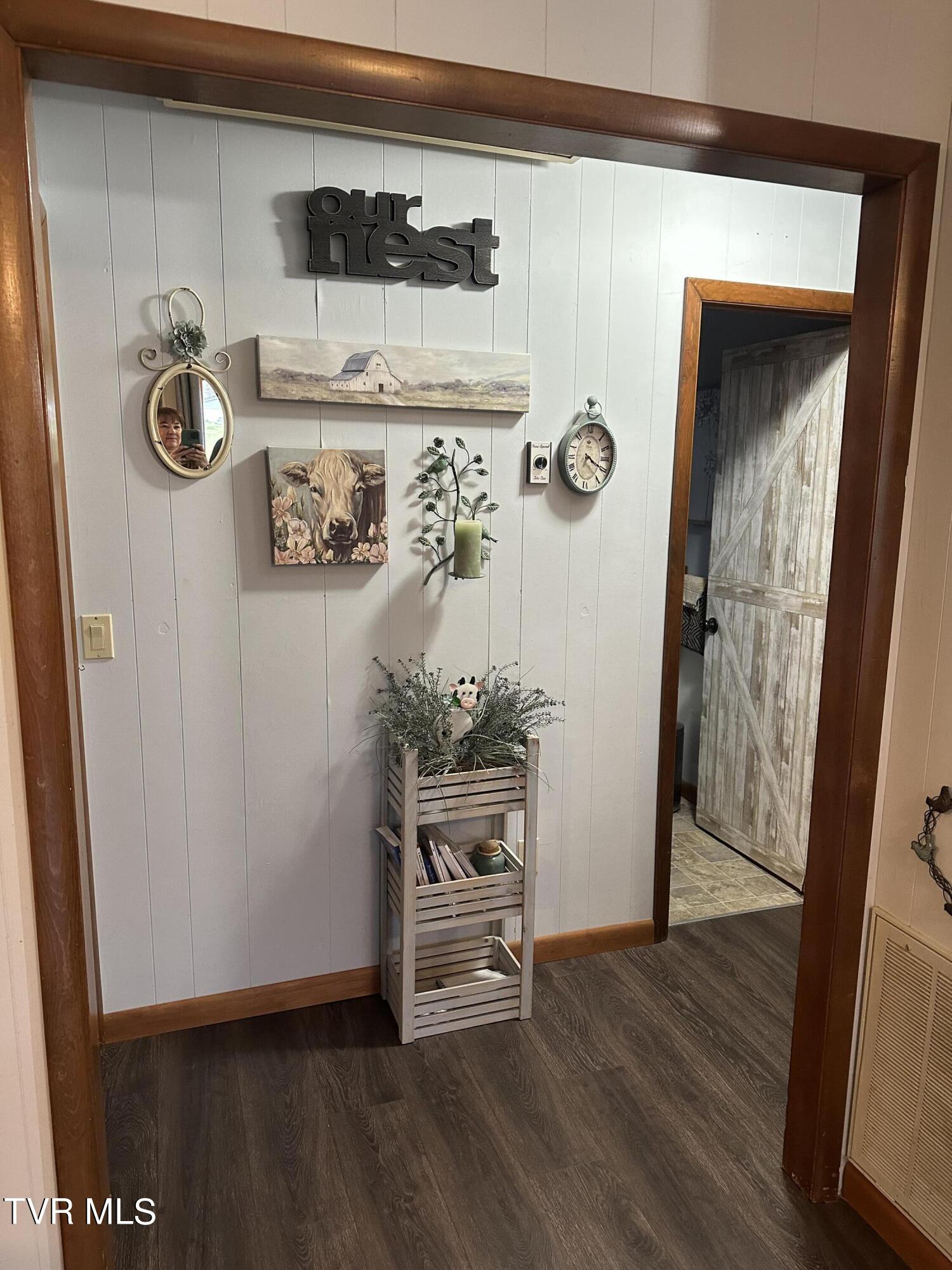 109 Teresa Moore Road Chuckey, TN 37641 - Photo 15 of 24 Hallway
