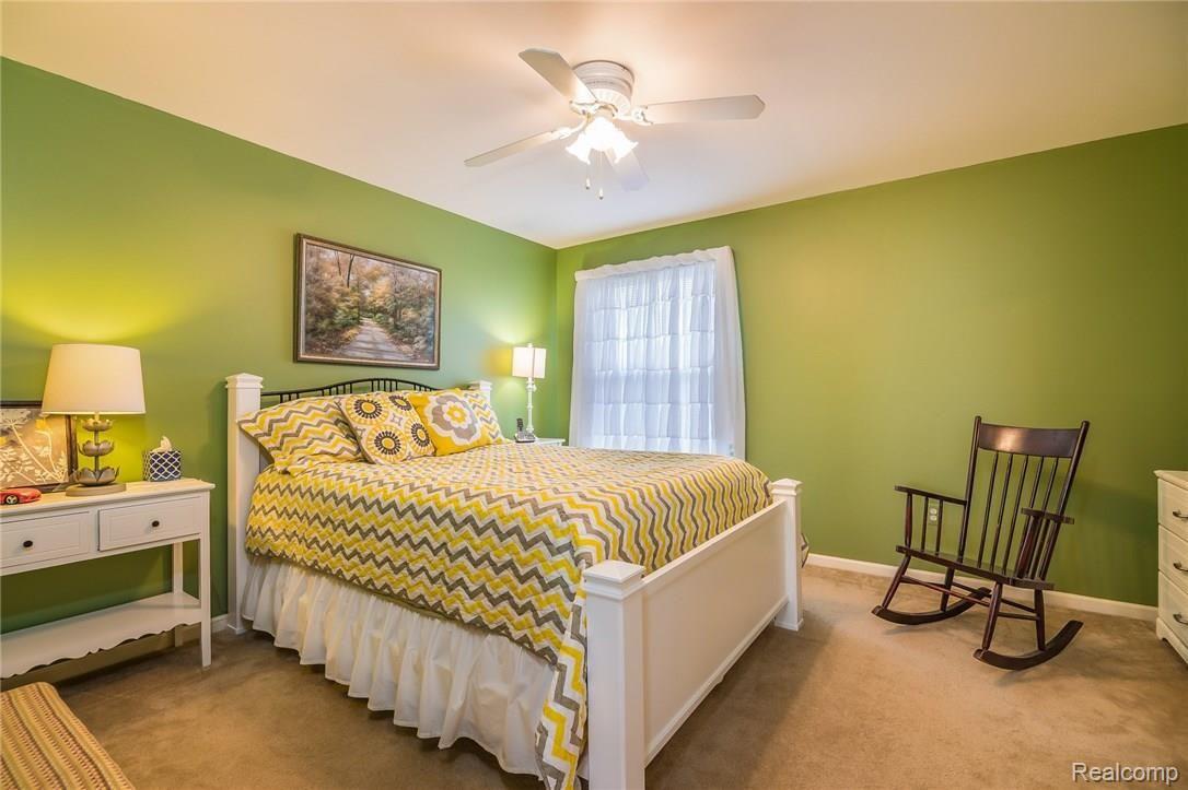 2516 Florence Drive Rochester, MI 48309 - Photo 28 of 46 028-3867413-medium.jpg