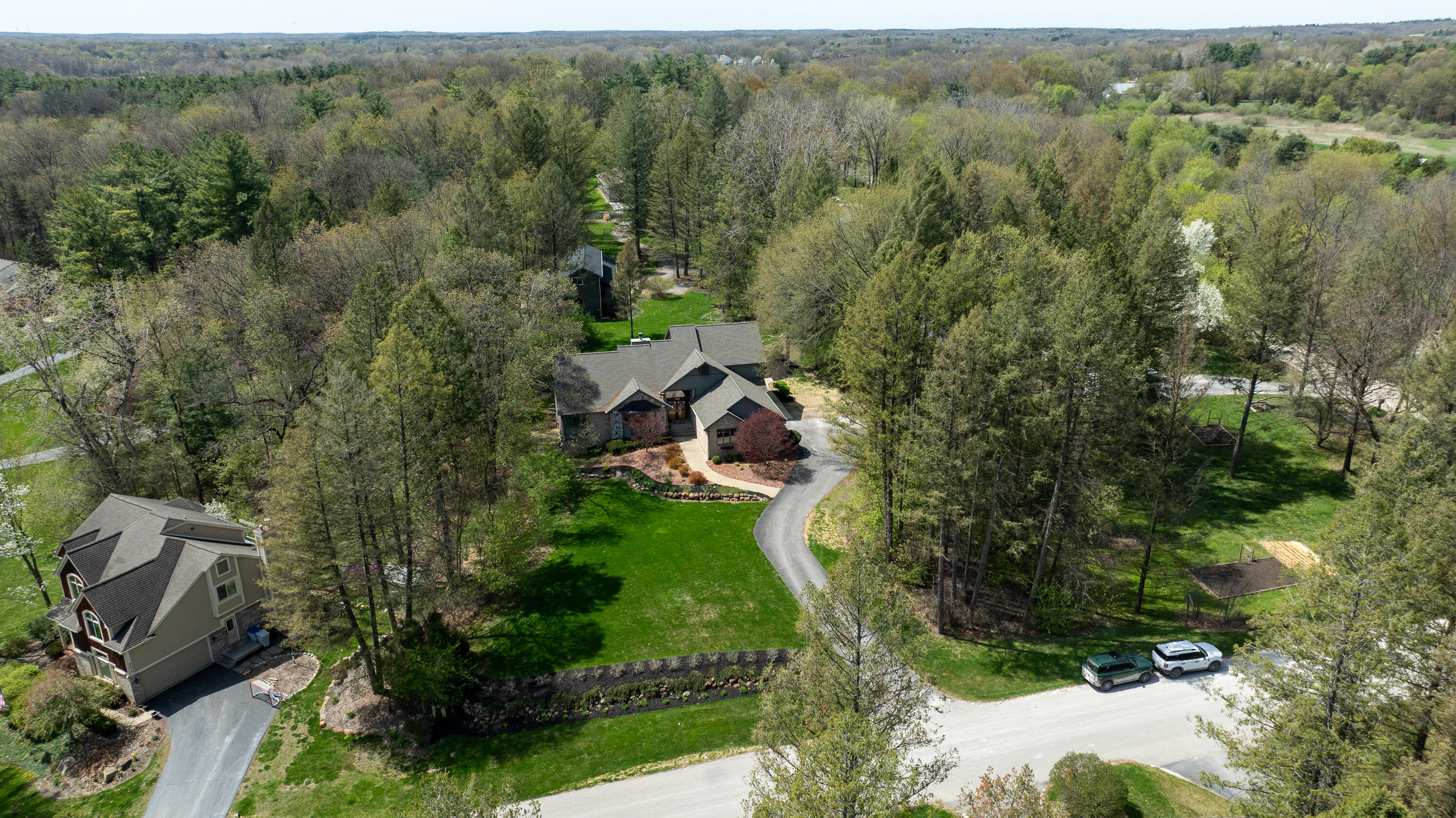 8544 Far Ravine Drive Pinckney, MI 48169 - Photo 61 of 69 DJI_0012 (1)