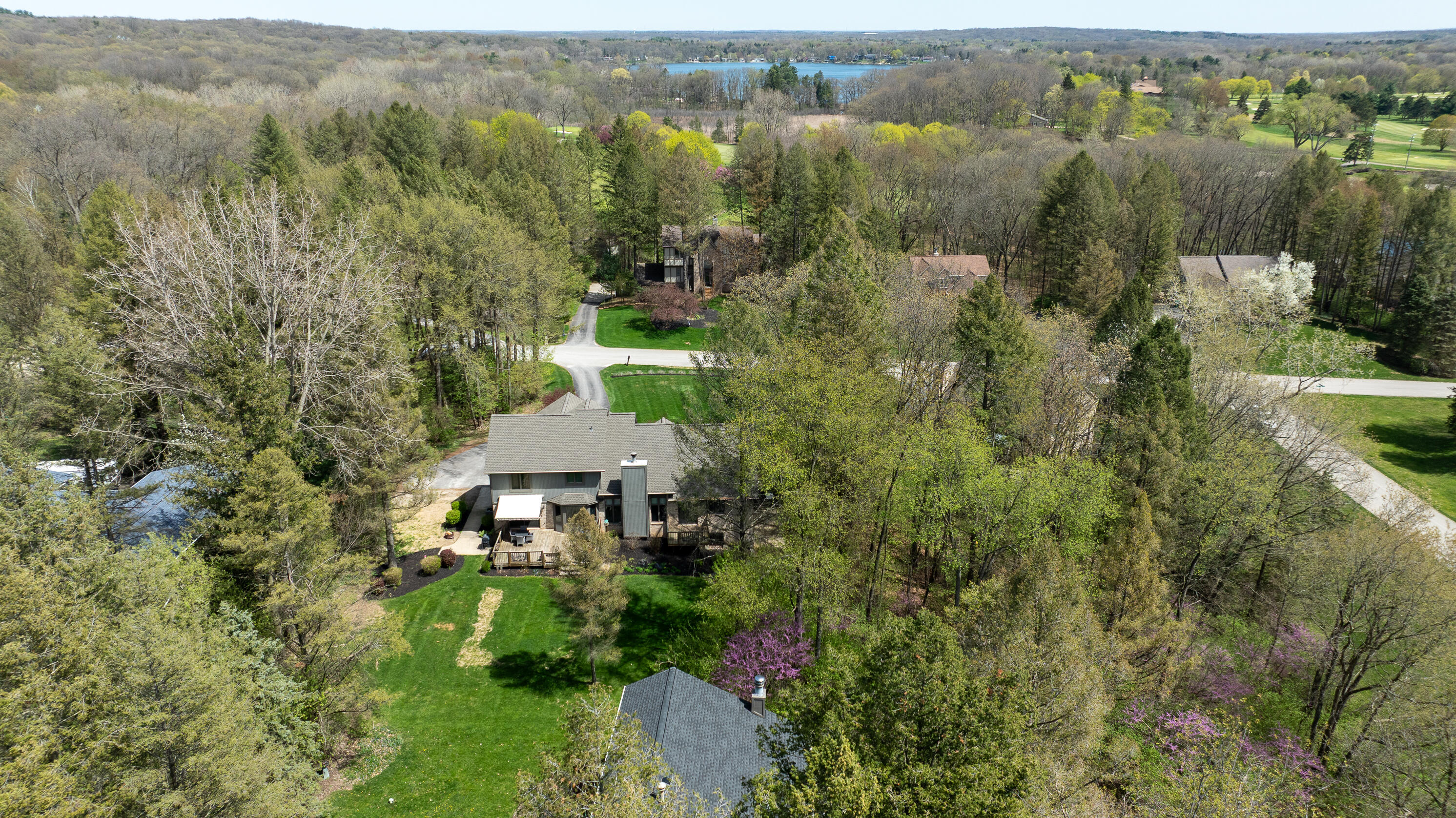 8544 Far Ravine Drive Pinckney, MI 48169 - Photo 64 of 69 DJI_0015