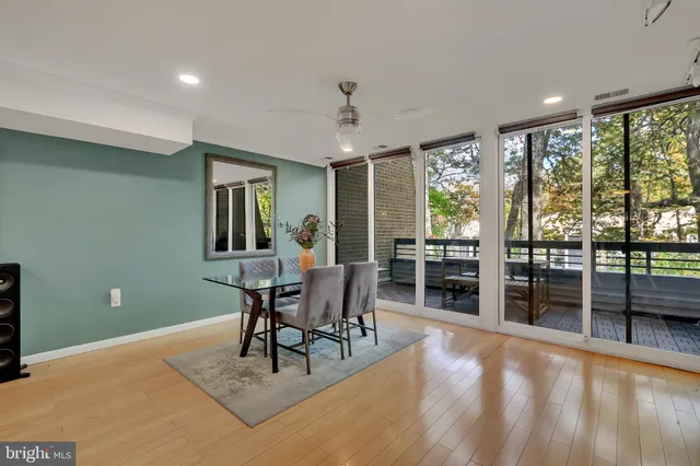 a view of a livingroom with furniture window and outside view