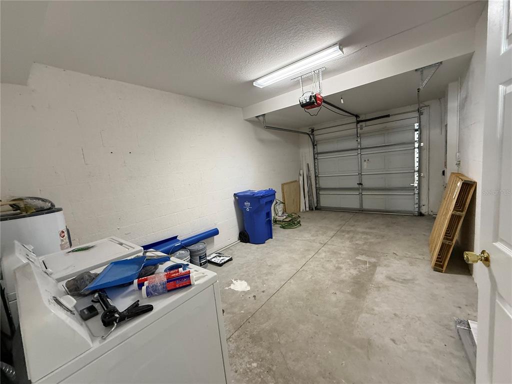 20460 Needletree Drive Tampa, FL 33647 - Photo 5 of 28 a room with gym equipment