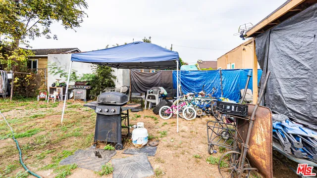 $600,000 | 6033 Clarkson Avenue, Maywood, CA 90270