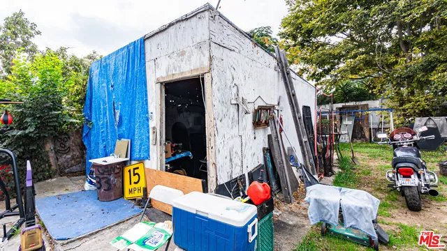 $585,000 | 6033 Clarkson Avenue, Maywood, CA 90270