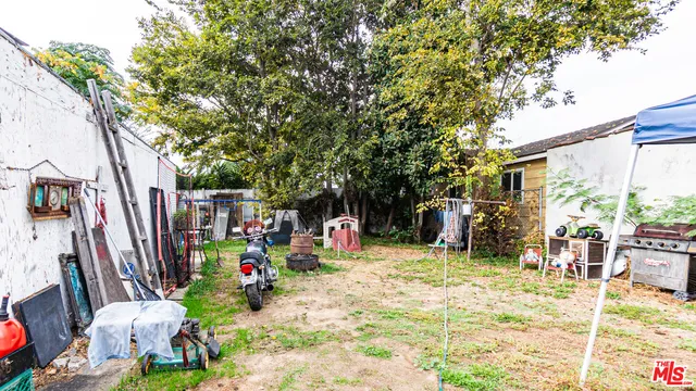 $585,000 | 6033 Clarkson Avenue, Maywood, CA 90270