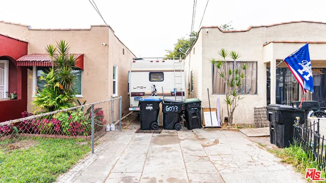 a view of a dinning room with a backyard