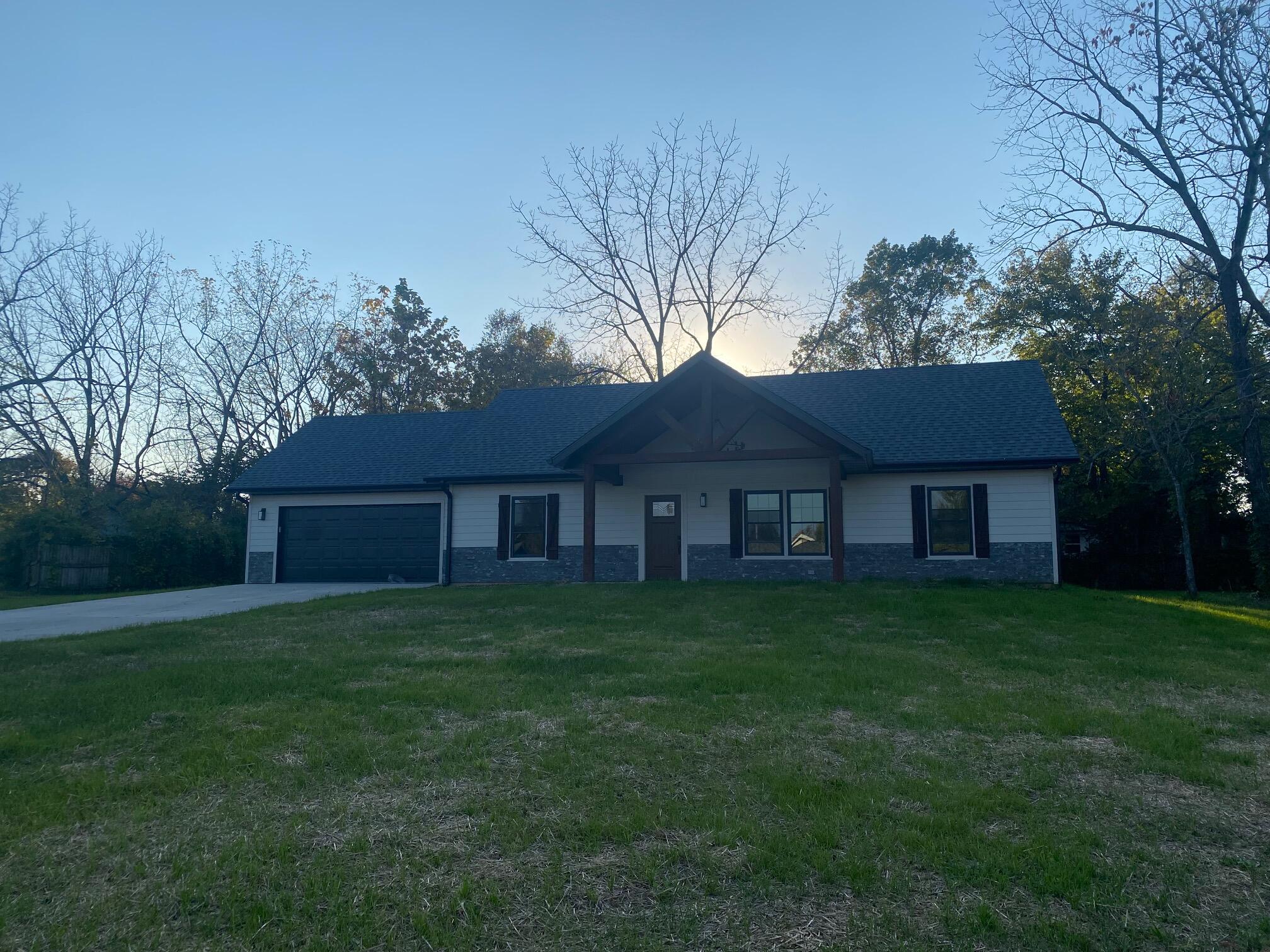 801 Robin Road Mountain Grove, MO 65711 - Photo 1 of 1 Main