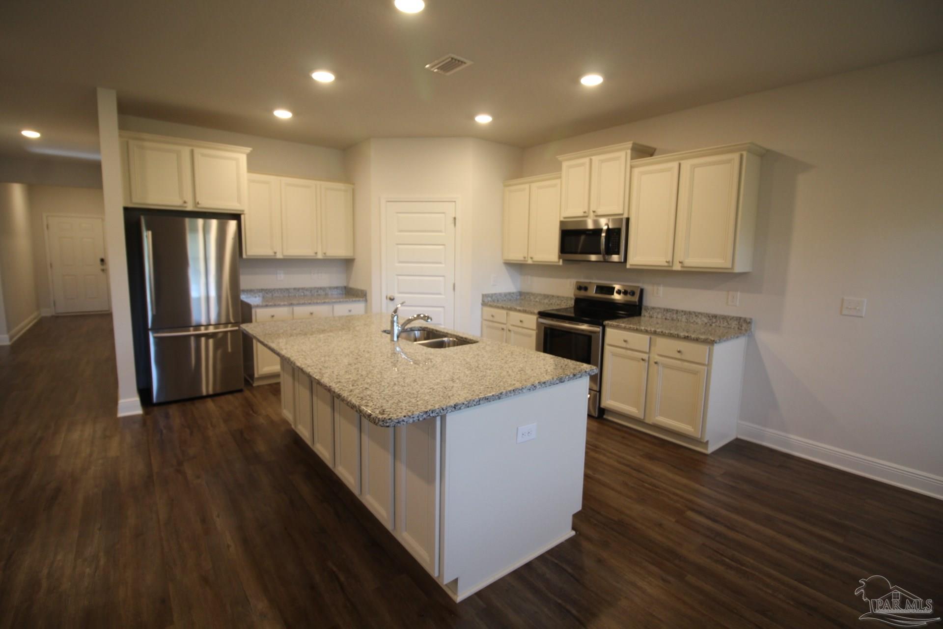 7720 Burnside Loop Pensacola, FL 32526 - Photo 8 of 28