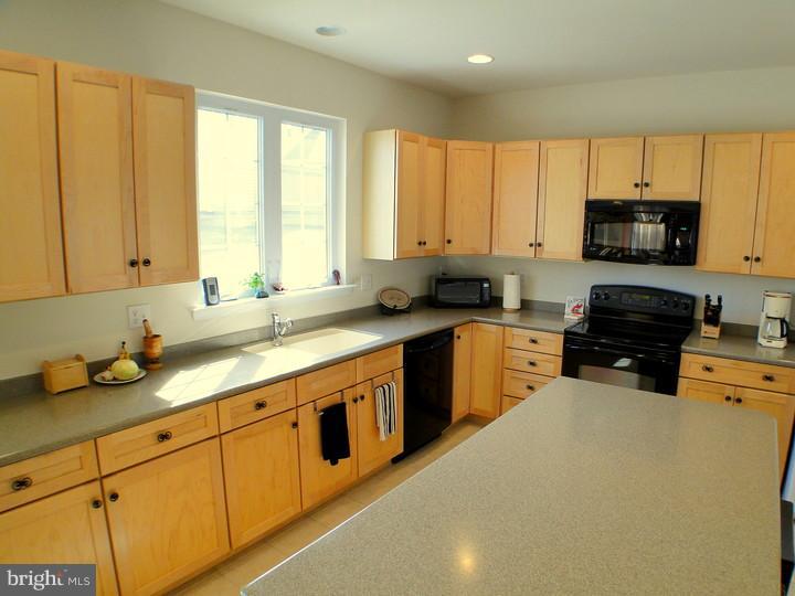 2877 Westerham Road Downingtown, PA 19335 - Photo 4 of 22 Gallery Image 4