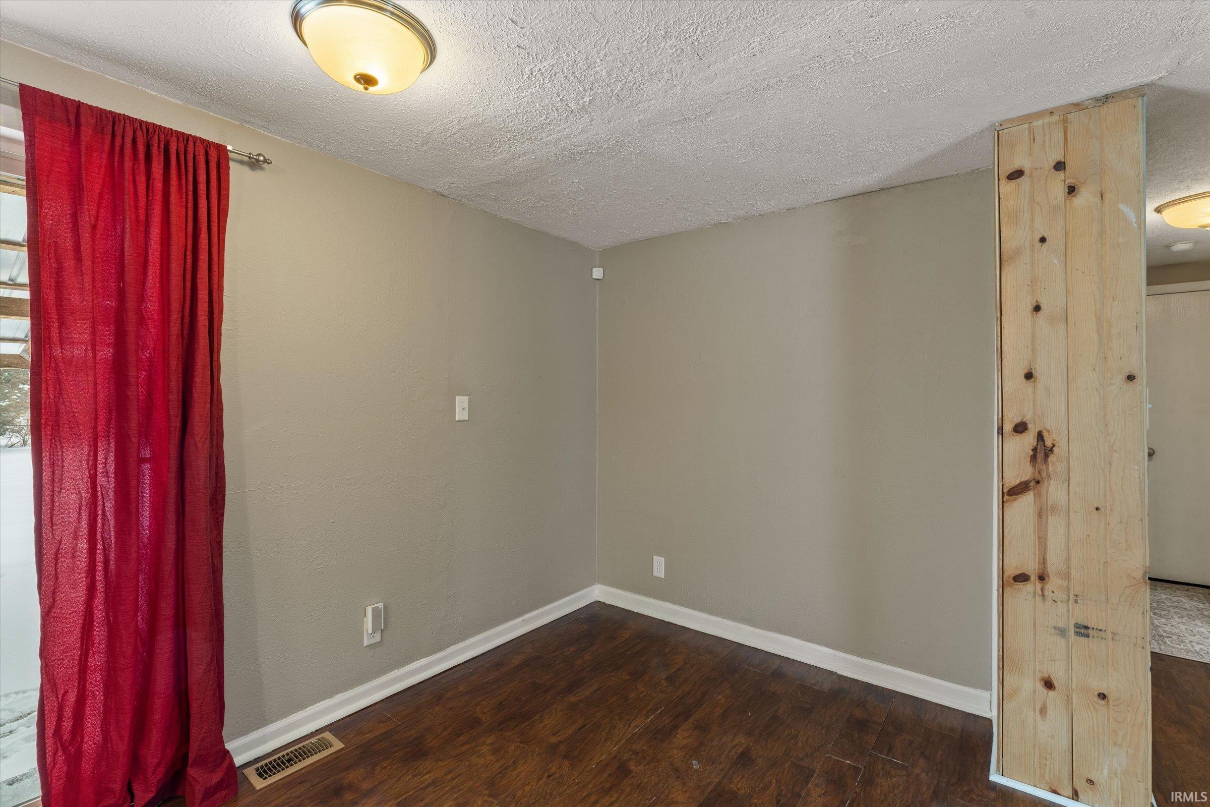 14666 Mill Valley Lane Granger, IN 46530 - Photo 2 of 36