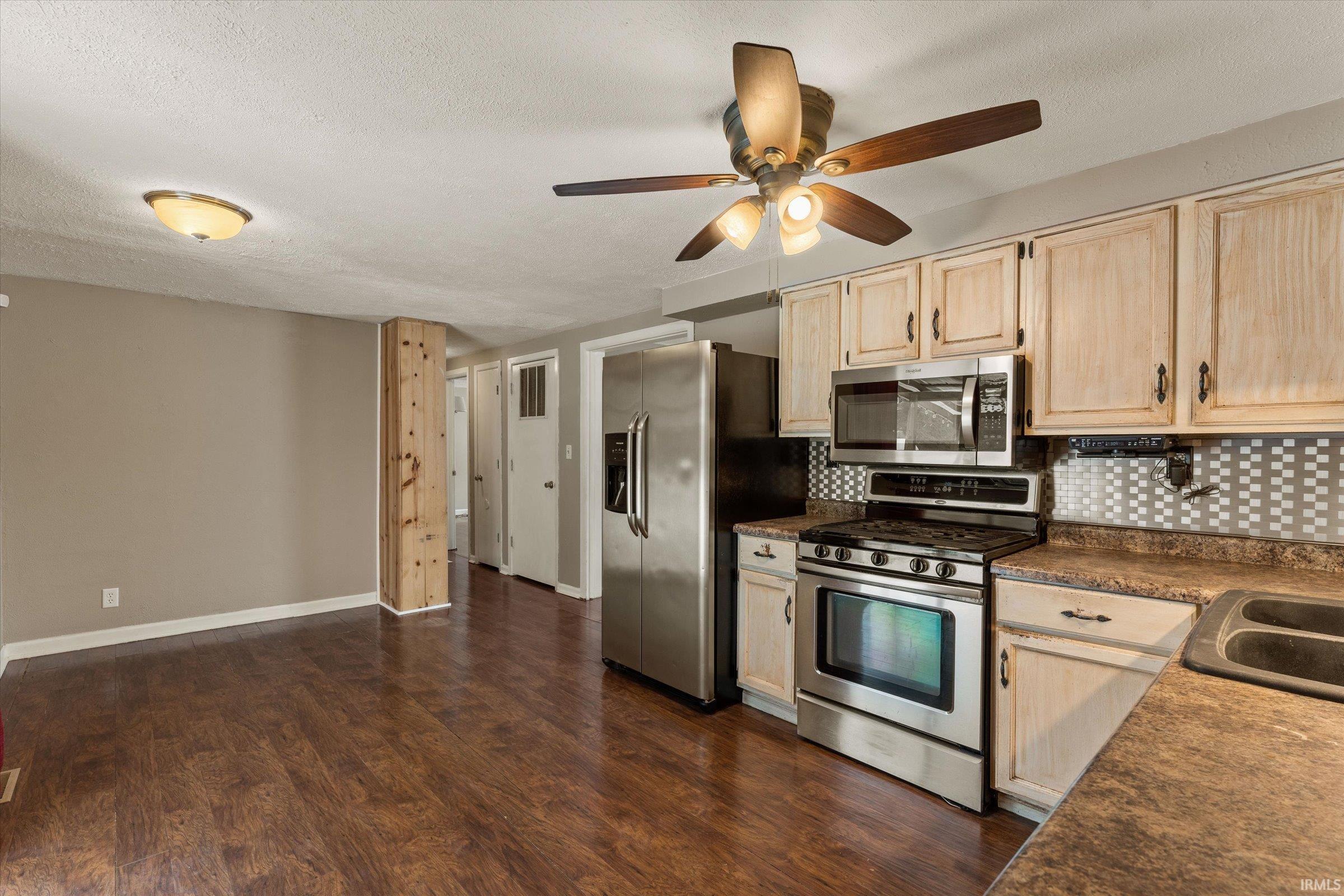 14666 Mill Valley Lane Granger, IN 46530 - Photo 3 of 36