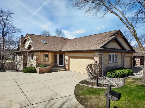 $650,000 | 3026 Woods Edge Way, Fitchburg, WI 53711