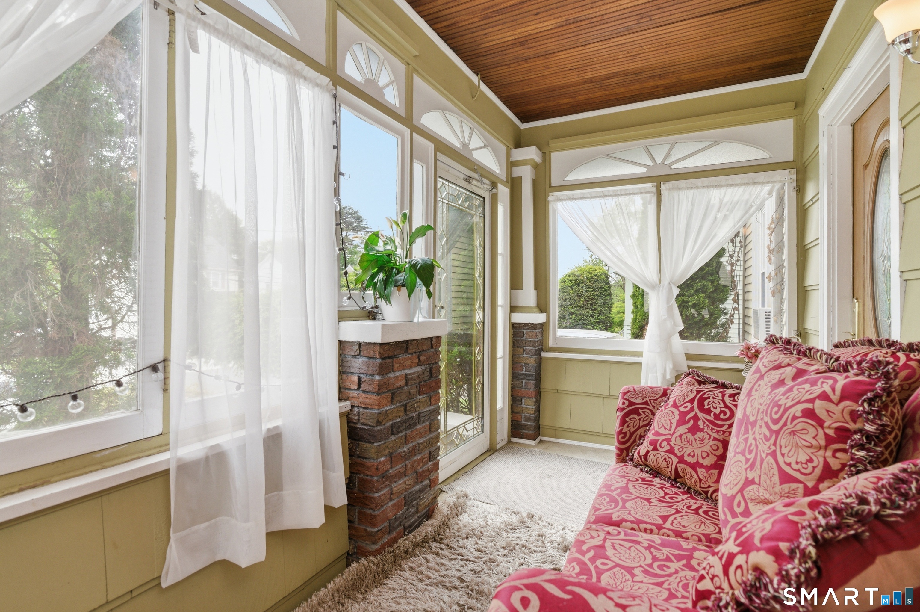 62 Fennbrook Road West Hartford, CT 06119 - Photo 4 of 39