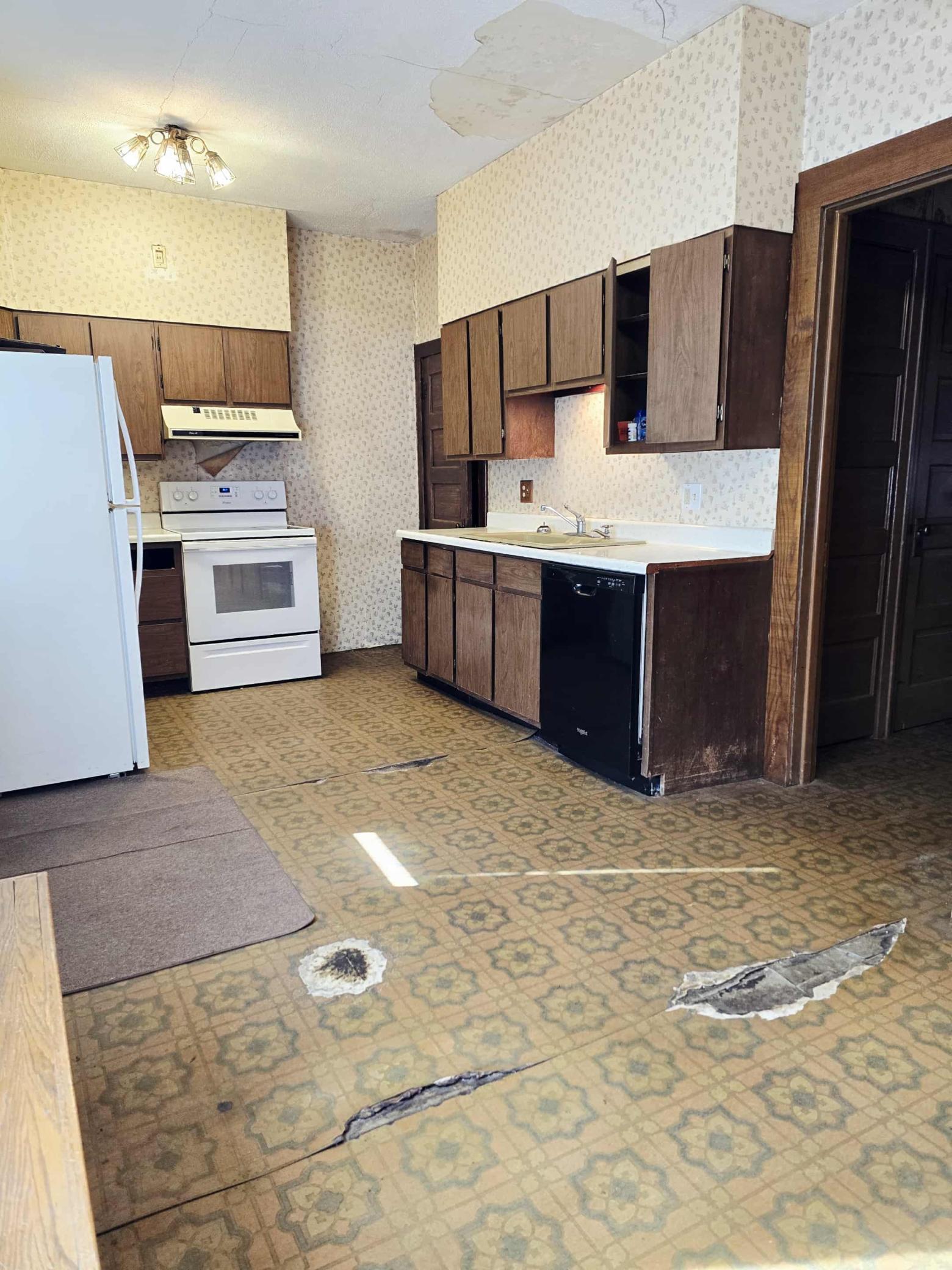 603 Arnold Avenue North Thief River Falls, MN 56701 - Photo 8 of 29