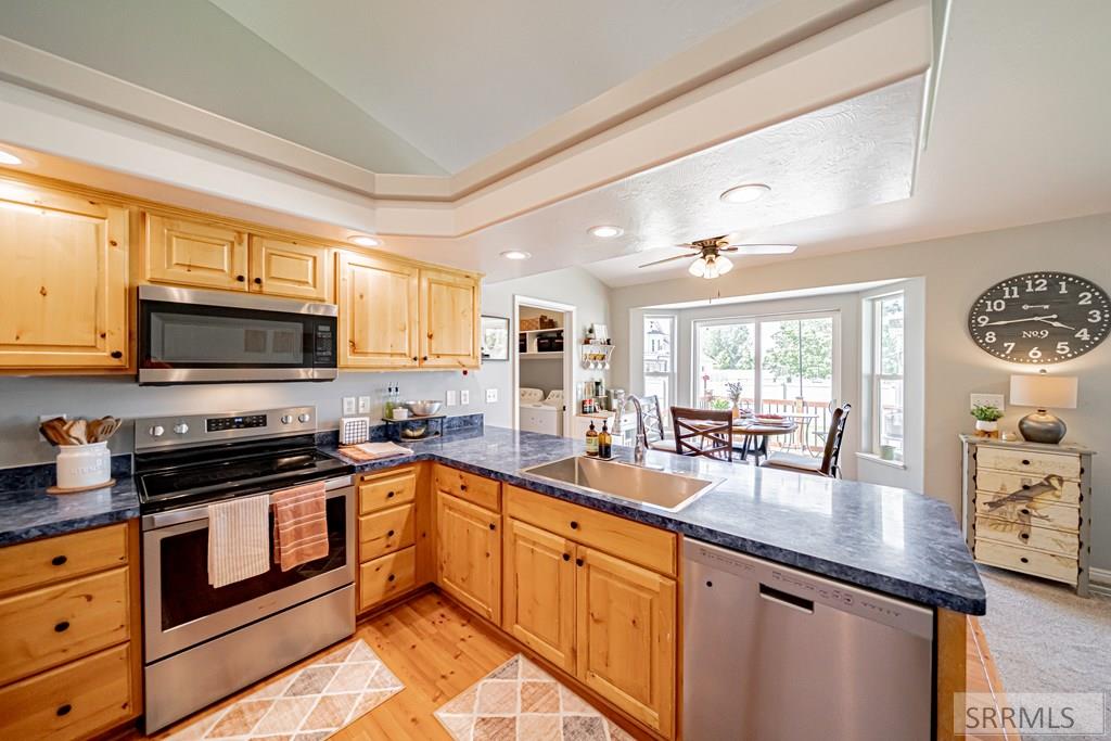 3947 Jordan Circle Ammon, ID 83406 - Photo 24 of 81