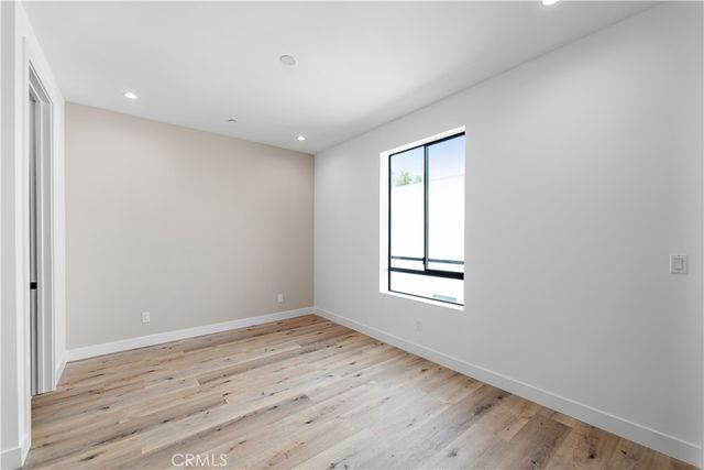 $5,495 | 11861 West Flower Valley Village, Valley Village, CA 91607