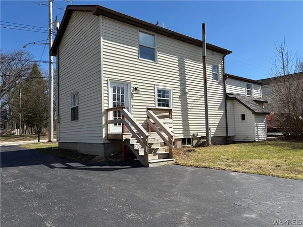 $349,900 | 5258 Chestnut Ridge Road, Orchard Park, NY 14127