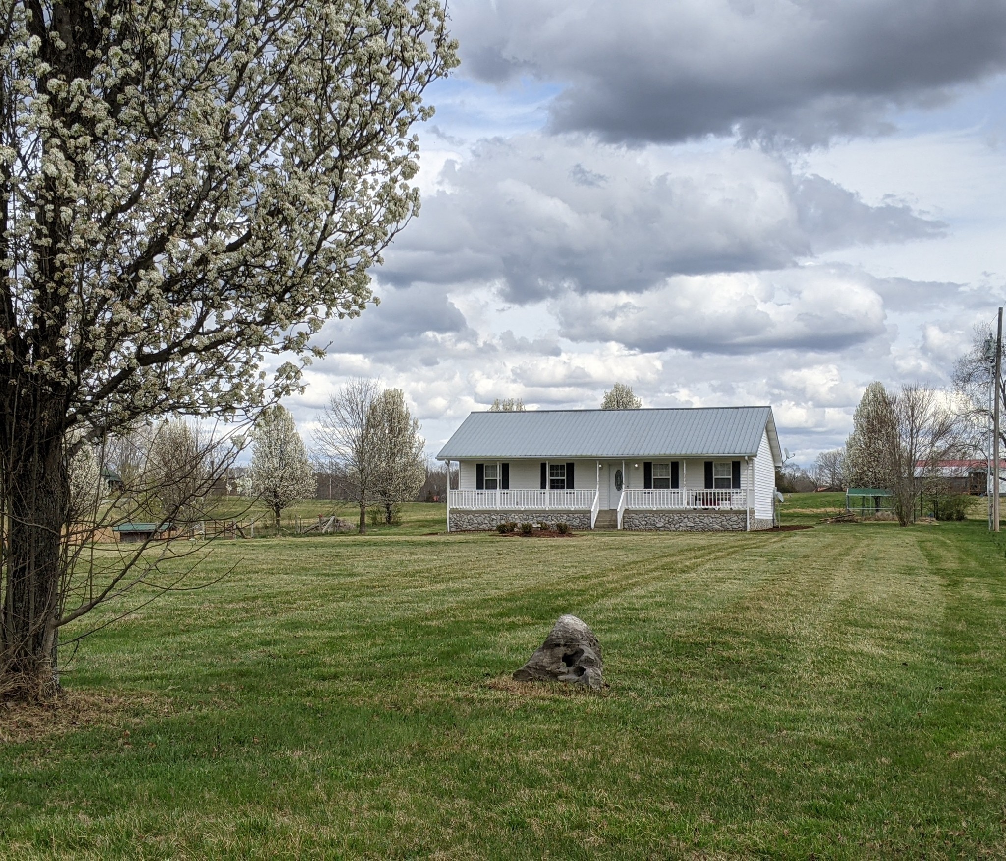 113 Fred Road Bon Aqua, TN 37025 - Photo 2 of 20 Gallery Image 2