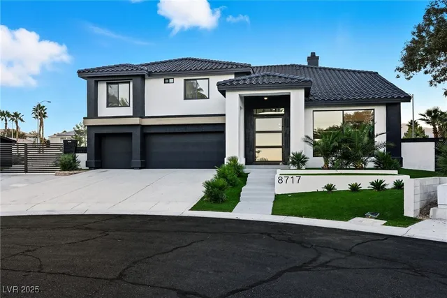 $1,900,000 | 8717 Kingship Court, Las Vegas, NV 89129