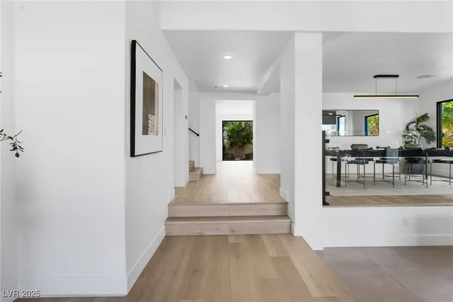 $1,900,000 | 8717 Kingship Court, Las Vegas, NV 89129