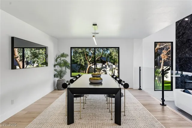 $1,900,000 | 8717 Kingship Court, Las Vegas, NV 89129